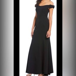 Vince Camuto Off-The-Shoulder Bow Sleeve Black Long Gown Size 4